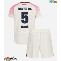 Camiseta Bayer Leverkusen Loic Bade #5 Visitante Equipación para niños 2025-26 manga corta (+ pantalones cortos)